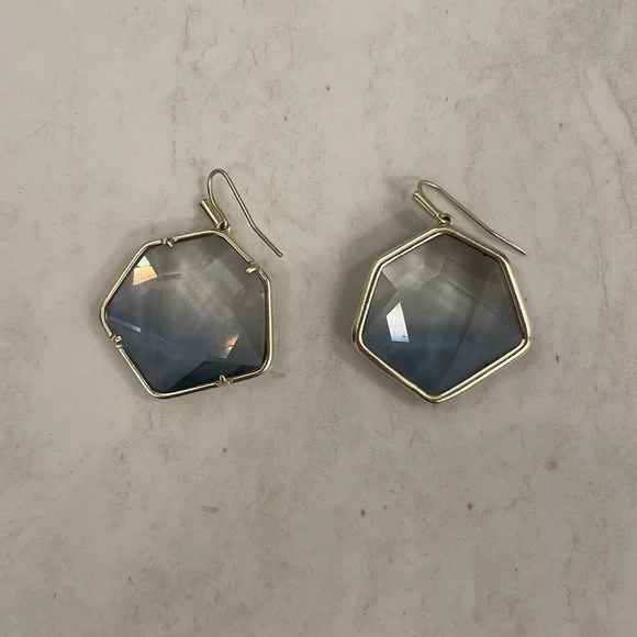 KENDRA SCOTT matching necklace and earrings - Picture 2 of 3